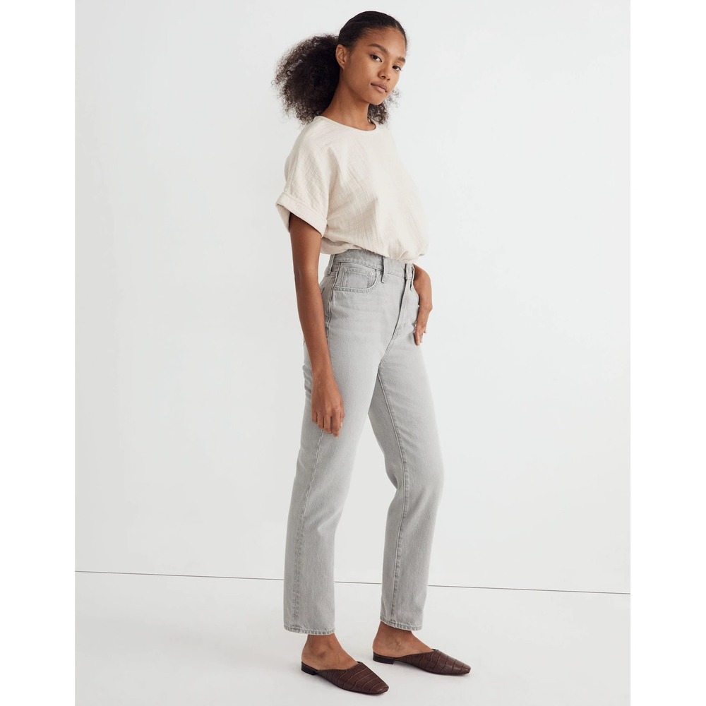 Madewell Straight-Leg Jeans in Light Gray